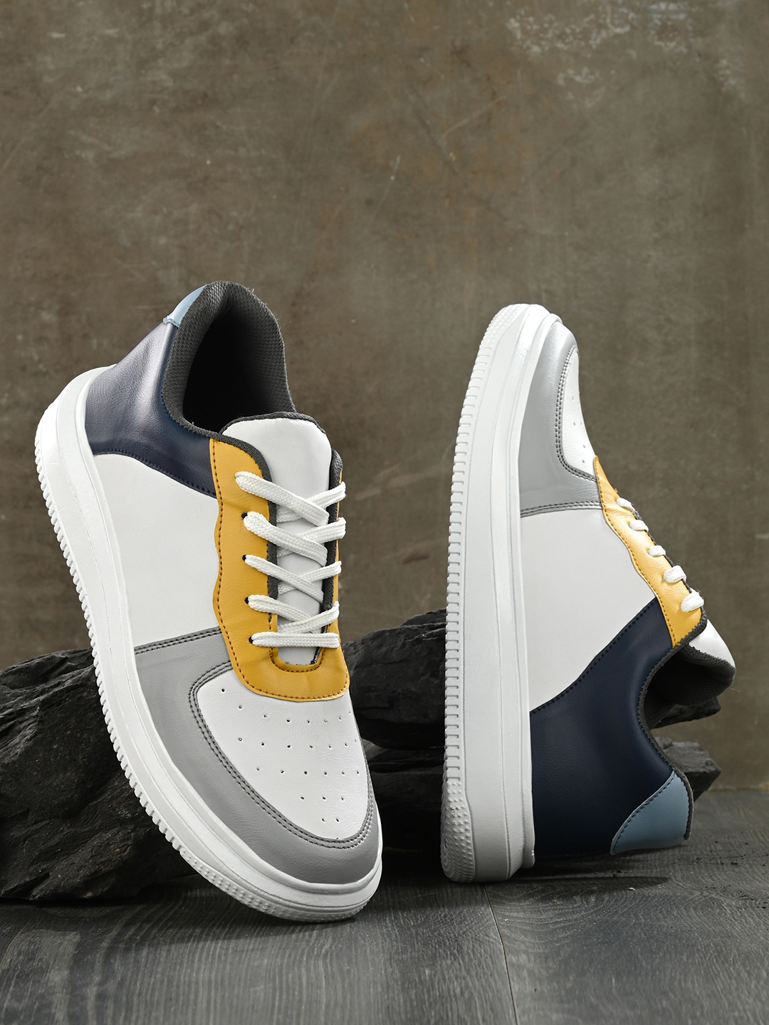 

Mast & Harbour Men Lace-Ups Lightweight Colourblocked Sneakers, White