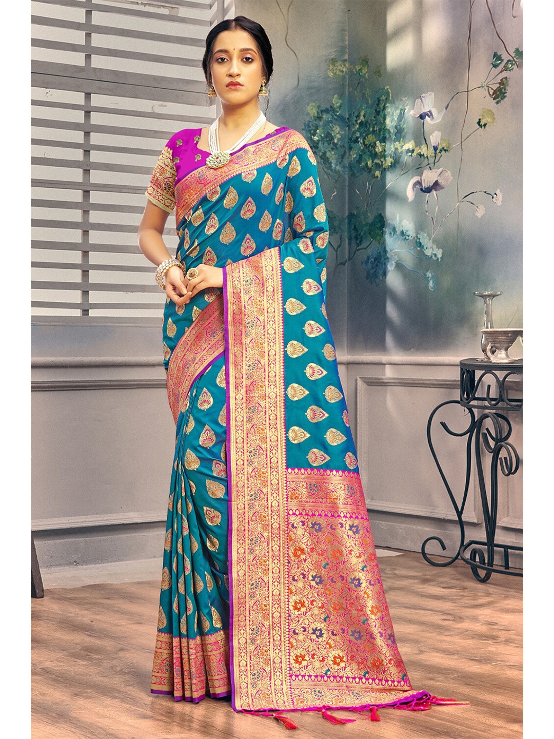 

Exclusiva Woven Design Zari Banarasi Saree, Turquoise blue