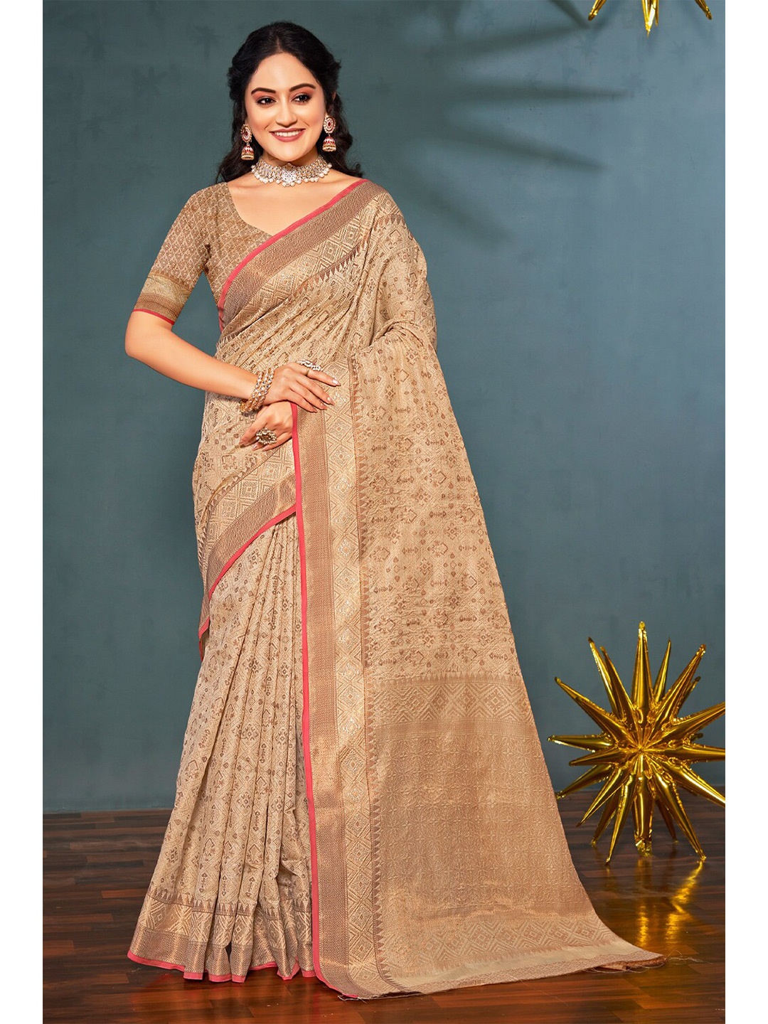 

Exclusiva Woven Design Zari Banarasi Saree, Cream