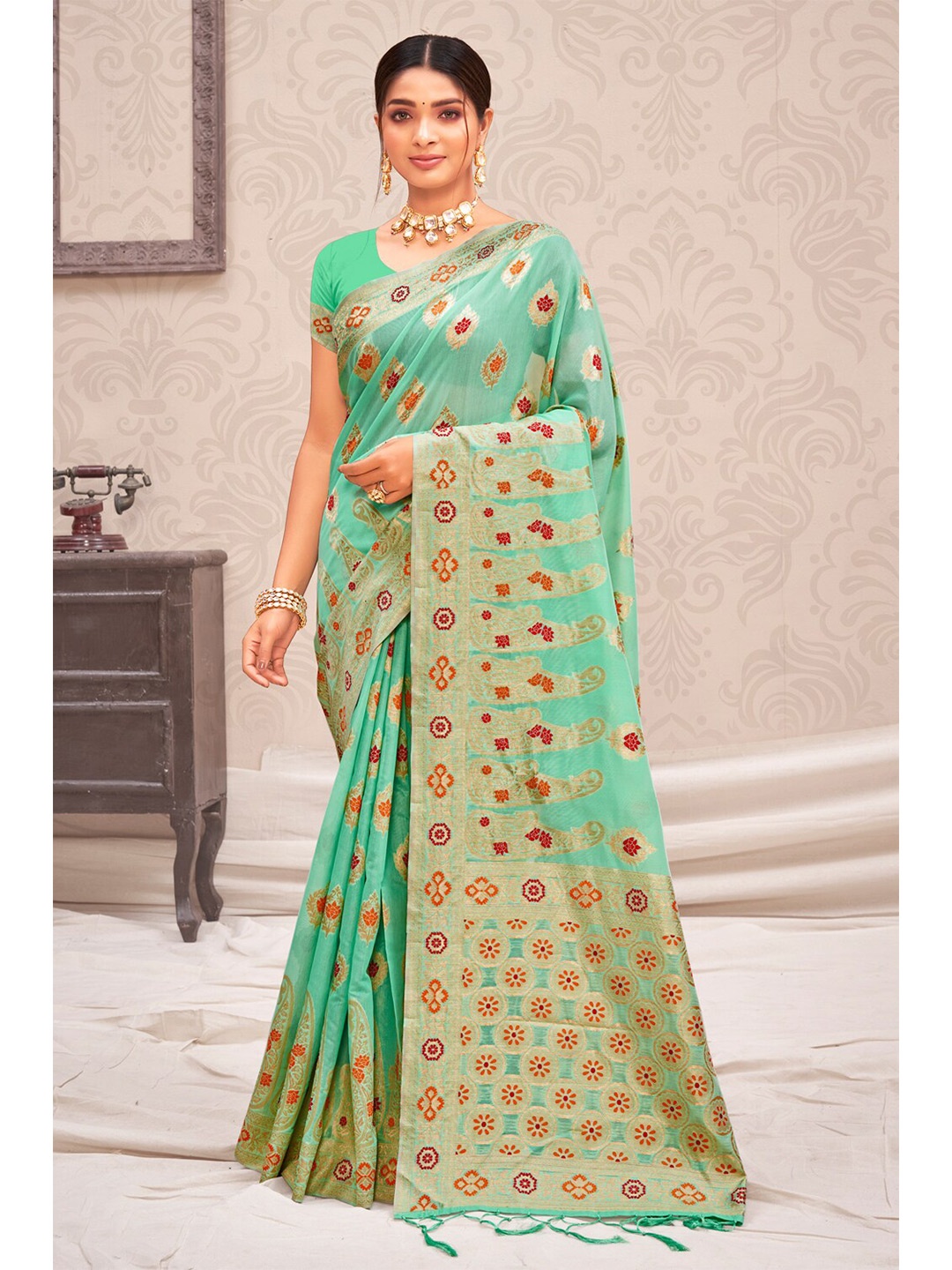 

Exclusiva Woven Design Zari Banarasi Saree, Sea green