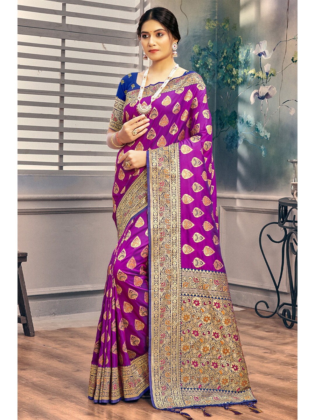 

Exclusiva Ethnic Motifs Zari Silk Blend Banarasi Saree, Violet