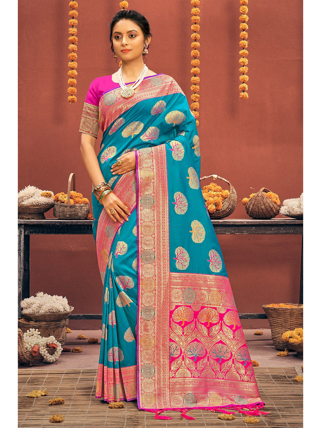

Exclusiva Woven Design Zari Silk Blend Banarasi Saree, Blue
