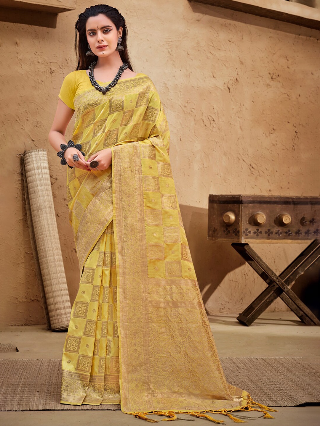 

Exclusiva Ethnic Motifs Zari Banarasi Saree, Yellow
