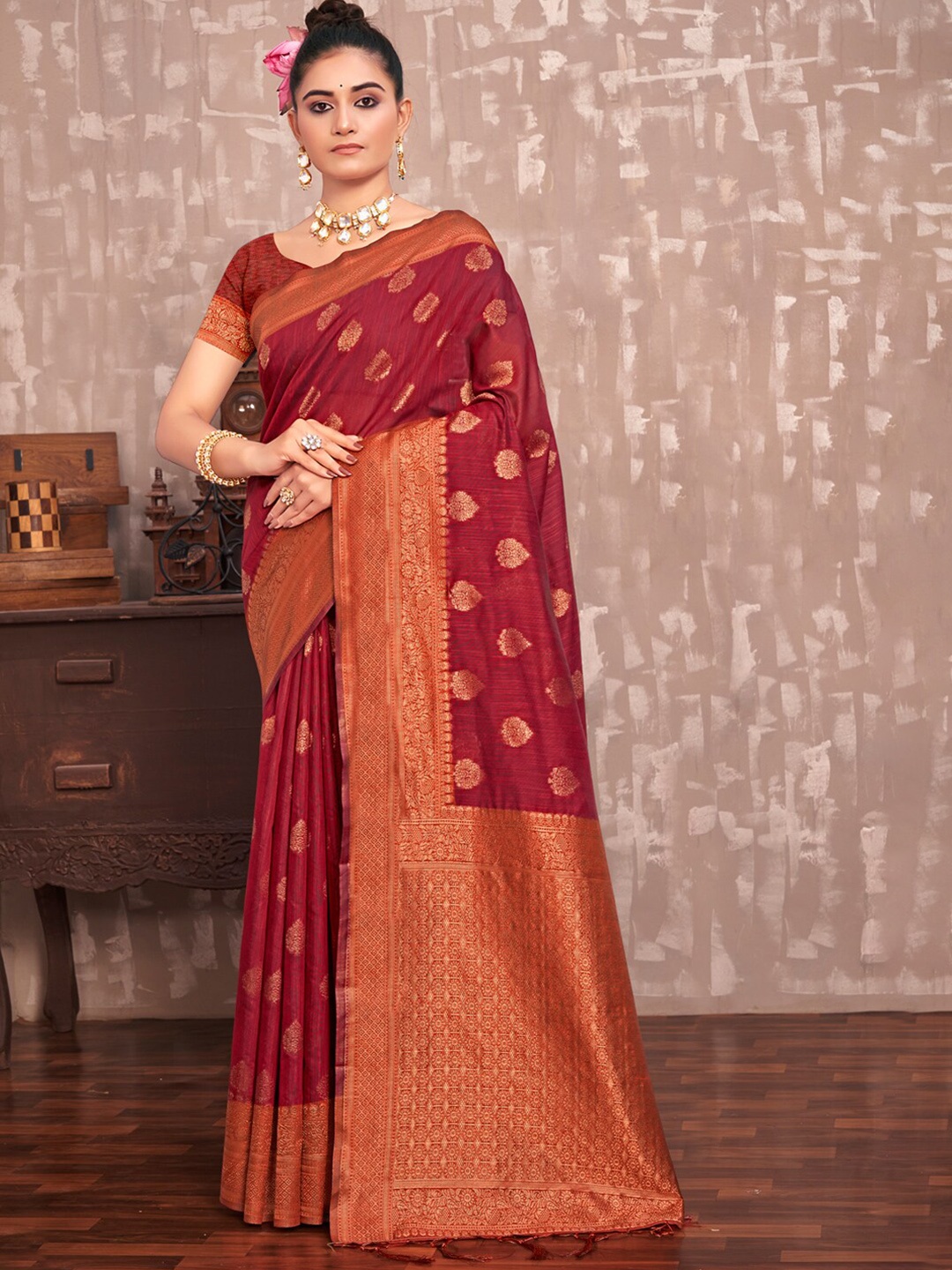 

Exclusiva Woven Design Zari Silk Cotton Banarasi Saree, Red