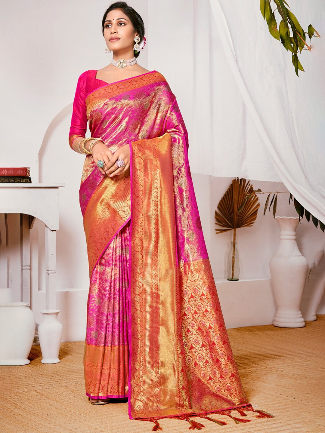 

Exclusiva Ethnic Motifs Zari Kanjeevaram Saree, Pink