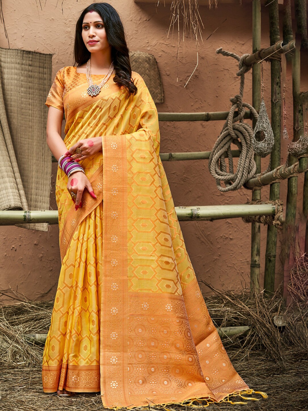 

Exclusiva Ethnic Motifs Zari Organza Saree, Yellow