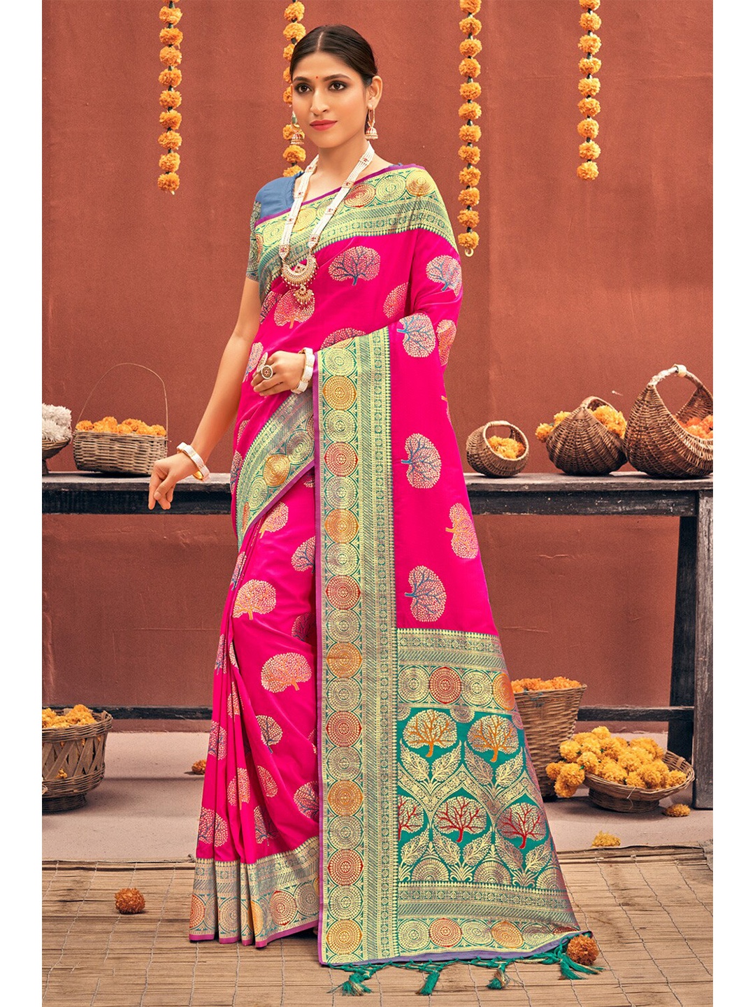 

Exclusiva Ethnic Motifs Zari Silk Blend Banarasi Saree, Pink