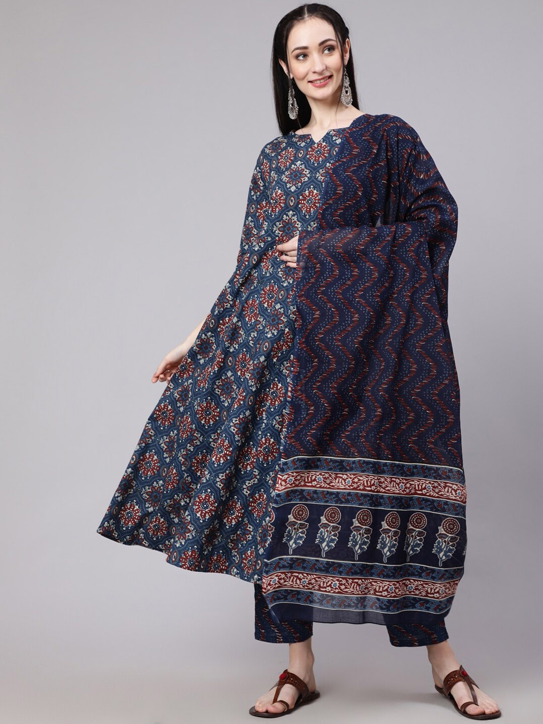 

THE NKS PLUS Women Ethnic Motifs Printed Pleated Pure Cotton Kurta with Trousers & Dupatta, Navy blue