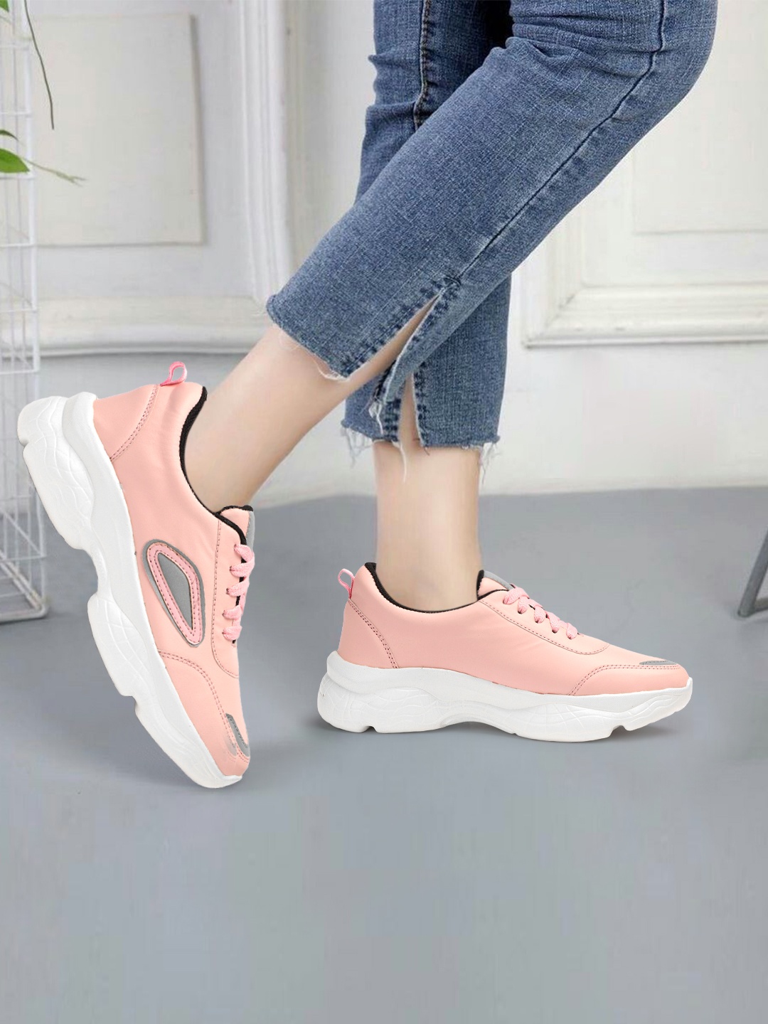 

Longwalk Women Colourblocked Sneakers, Pink