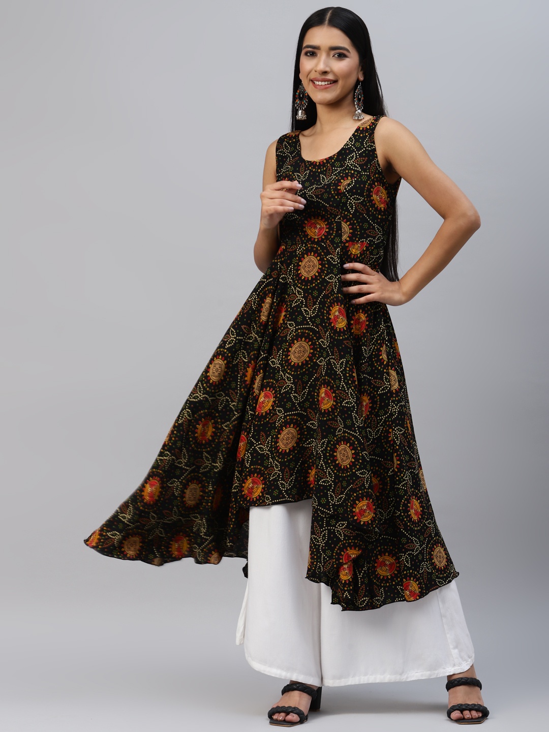 

Poshak Hub Women Floral Printed Anarkali Kurta, Black