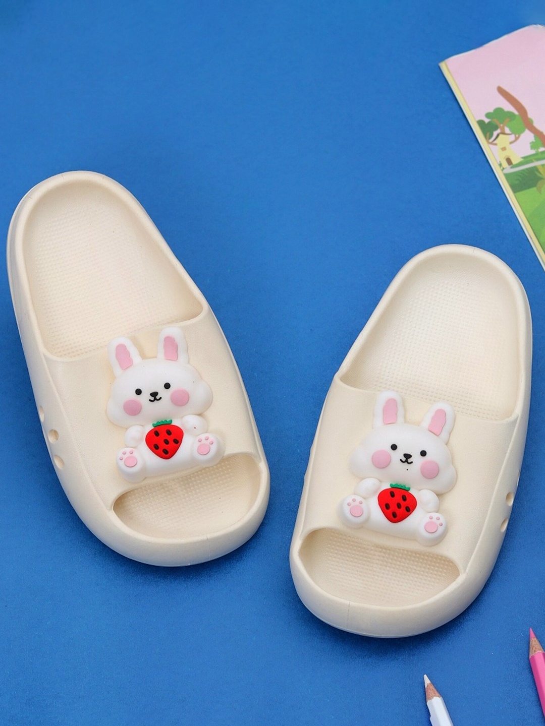 

Yellow Bee Girls Embellished Rubber Sliders, Cream