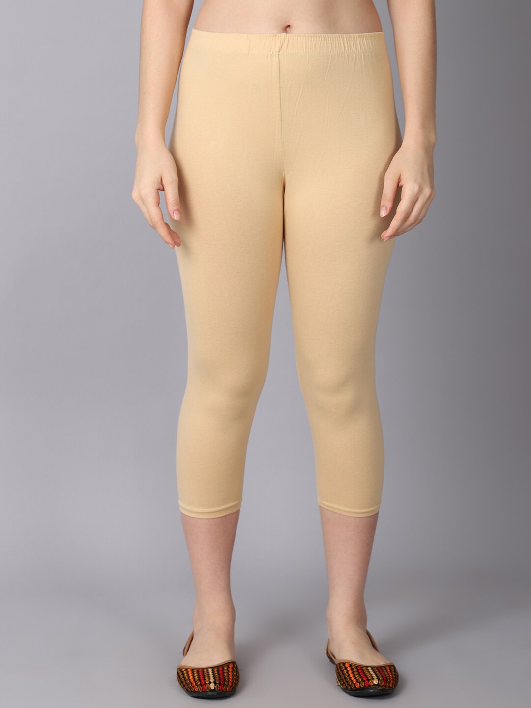 

GRACIT Women Solid Cotton Mid Rise Capris, Beige