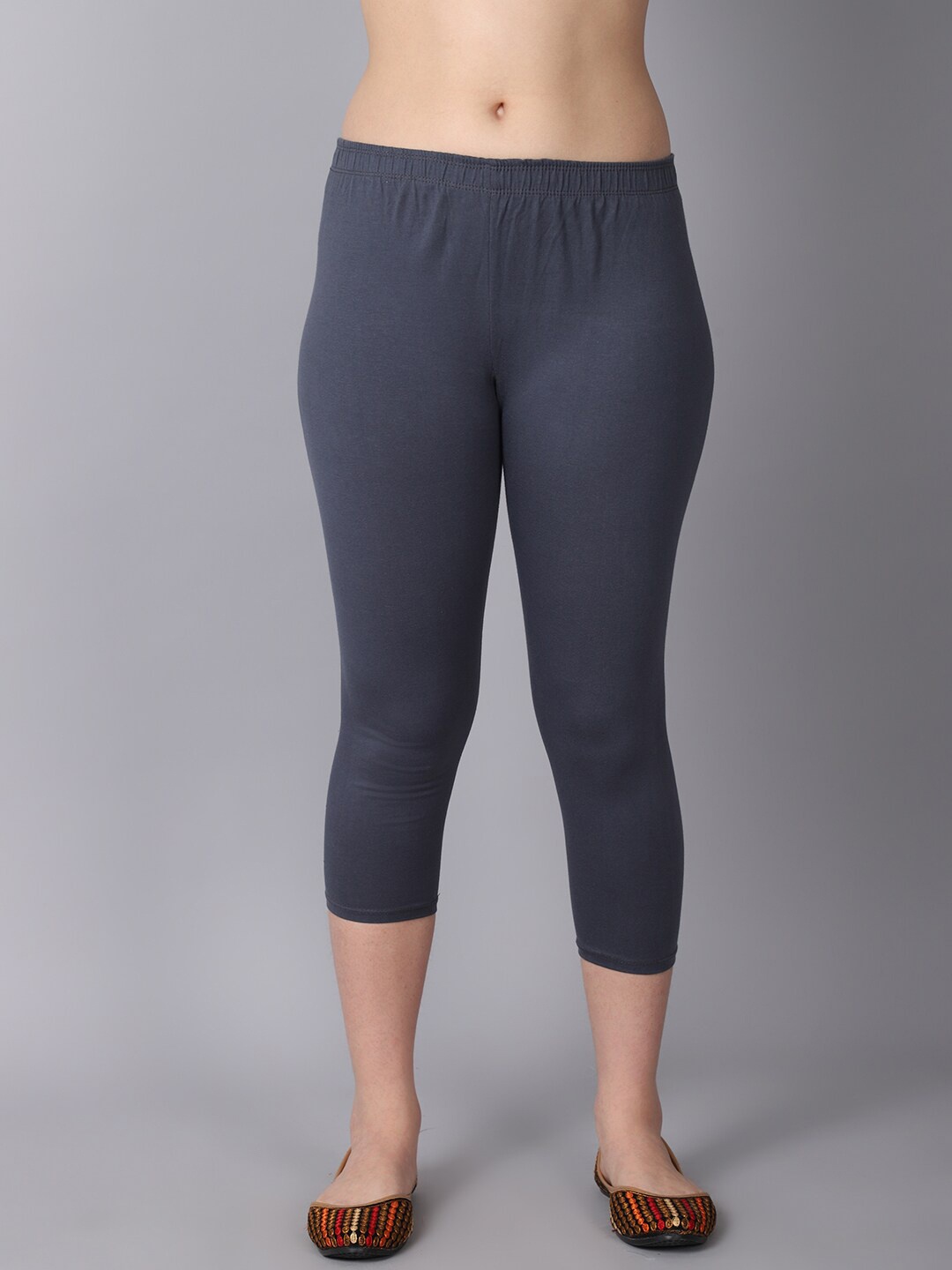 

GRACIT Women Cotton Solid Mid Rise Capris, Charcoal
