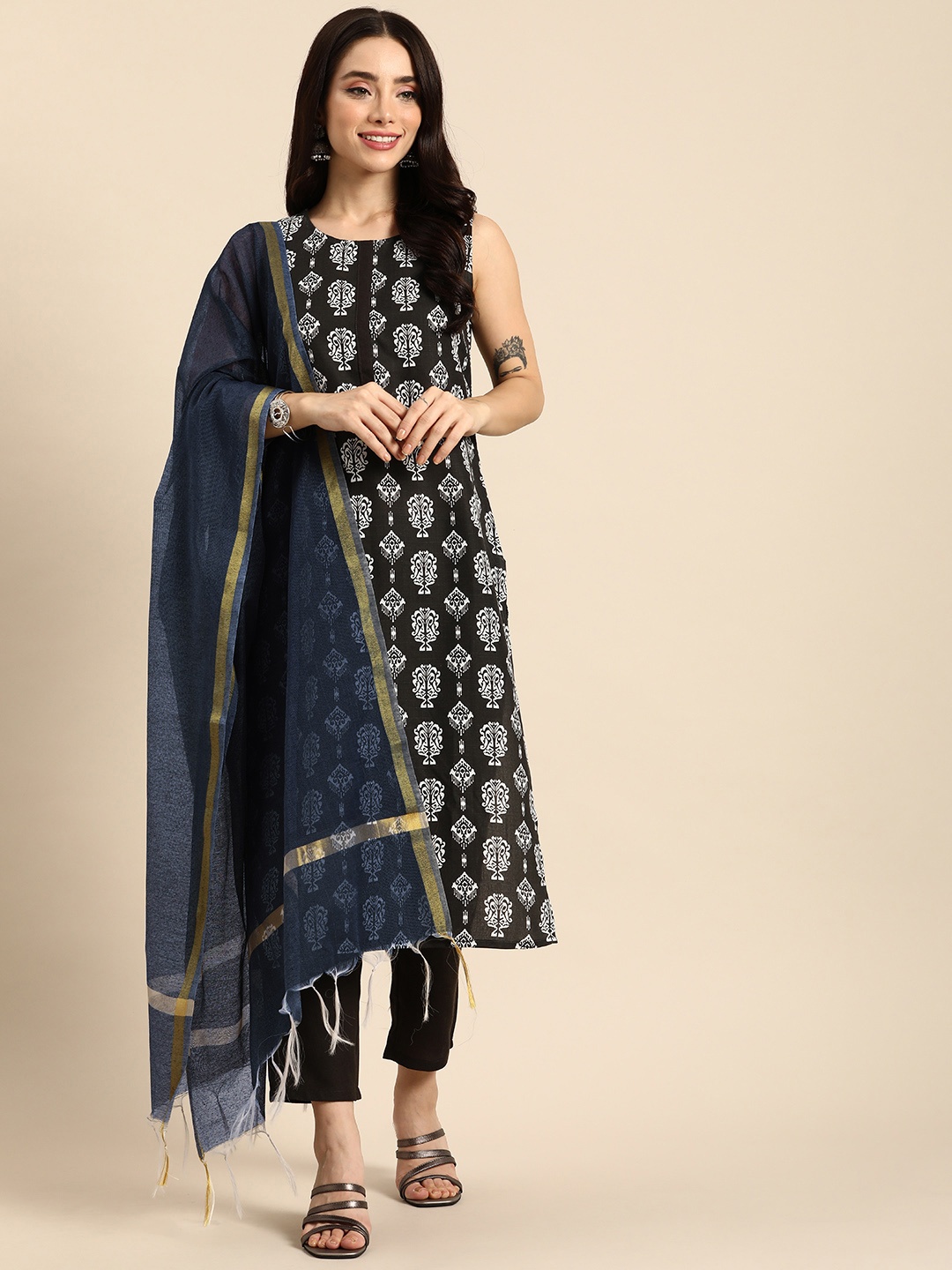 

Anouk Women Ethnic Motifs Printed Regular Kurta With Trousers & Dupatta, Black