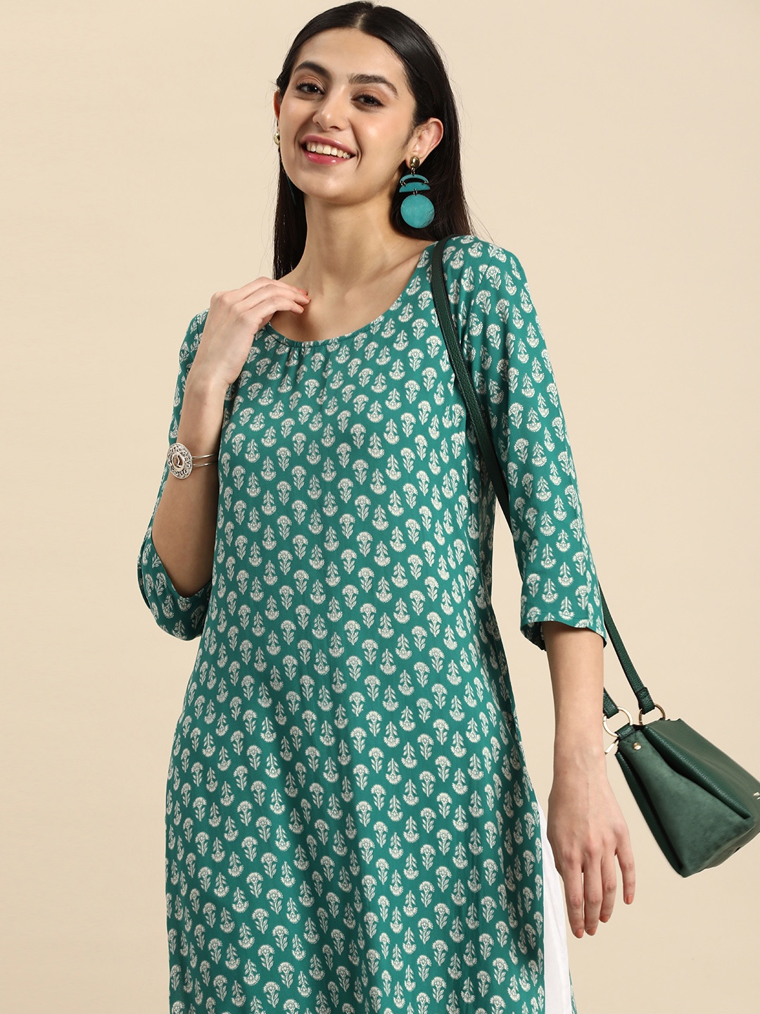 

Anouk Women Floral Printed Round Neck Straight Kurta, Teal