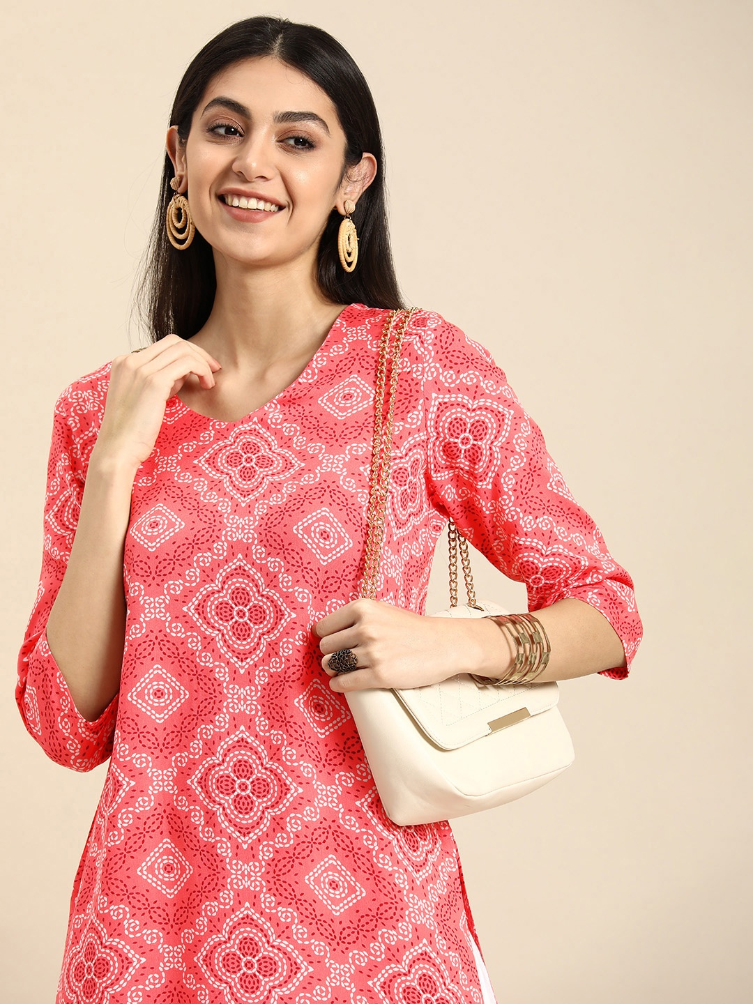 

Anouk Women Ethnic Motifs Printed V-Neck Straight Kurta, Coral