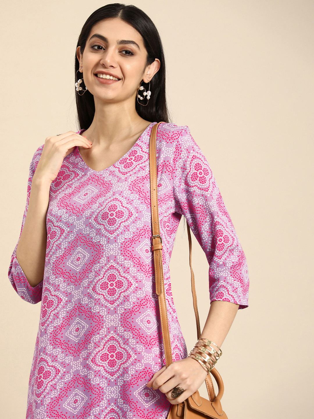 

Anouk Women Ethnic Motifs Printed V-Neck Straight Kurta, Lavender