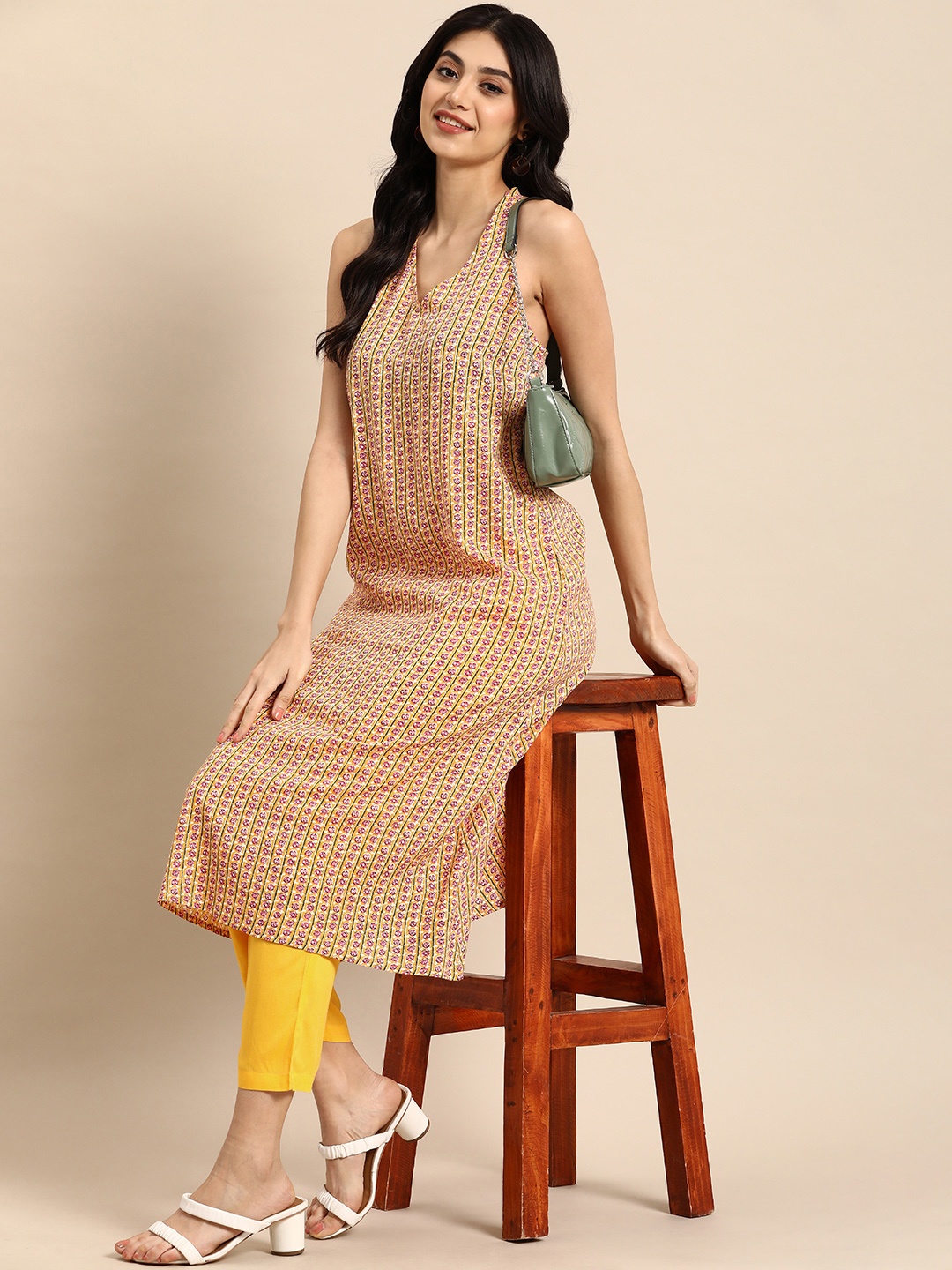 

Anouk Women Halter Neck Printed Regular Kurta with Trousers, Yellow