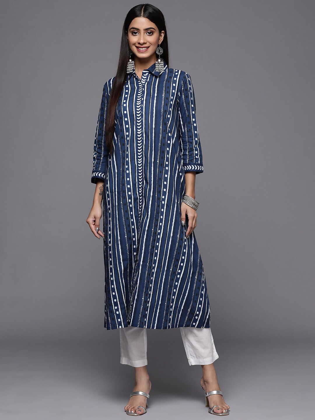 

Varanga Women Printed Shirt Collar Cotton Kurta, Blue