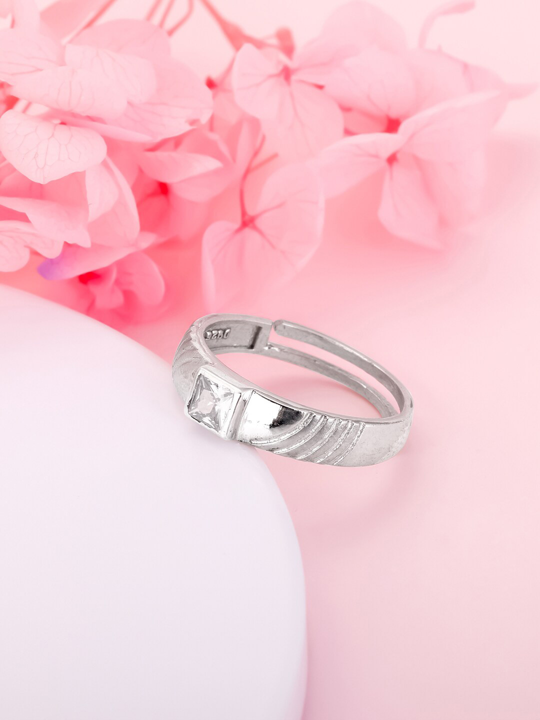 

GIVA Rhodium-Plated 92.5 Sterling Silver CZ-Studded Finger Ring