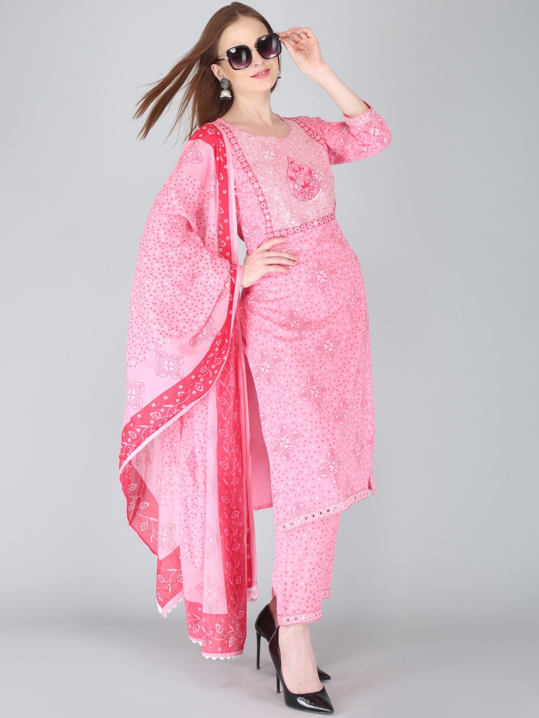 

IkDaiya Women Bandhani Printed Sequinned Kurta With Trousers & Dupatta, Pink
