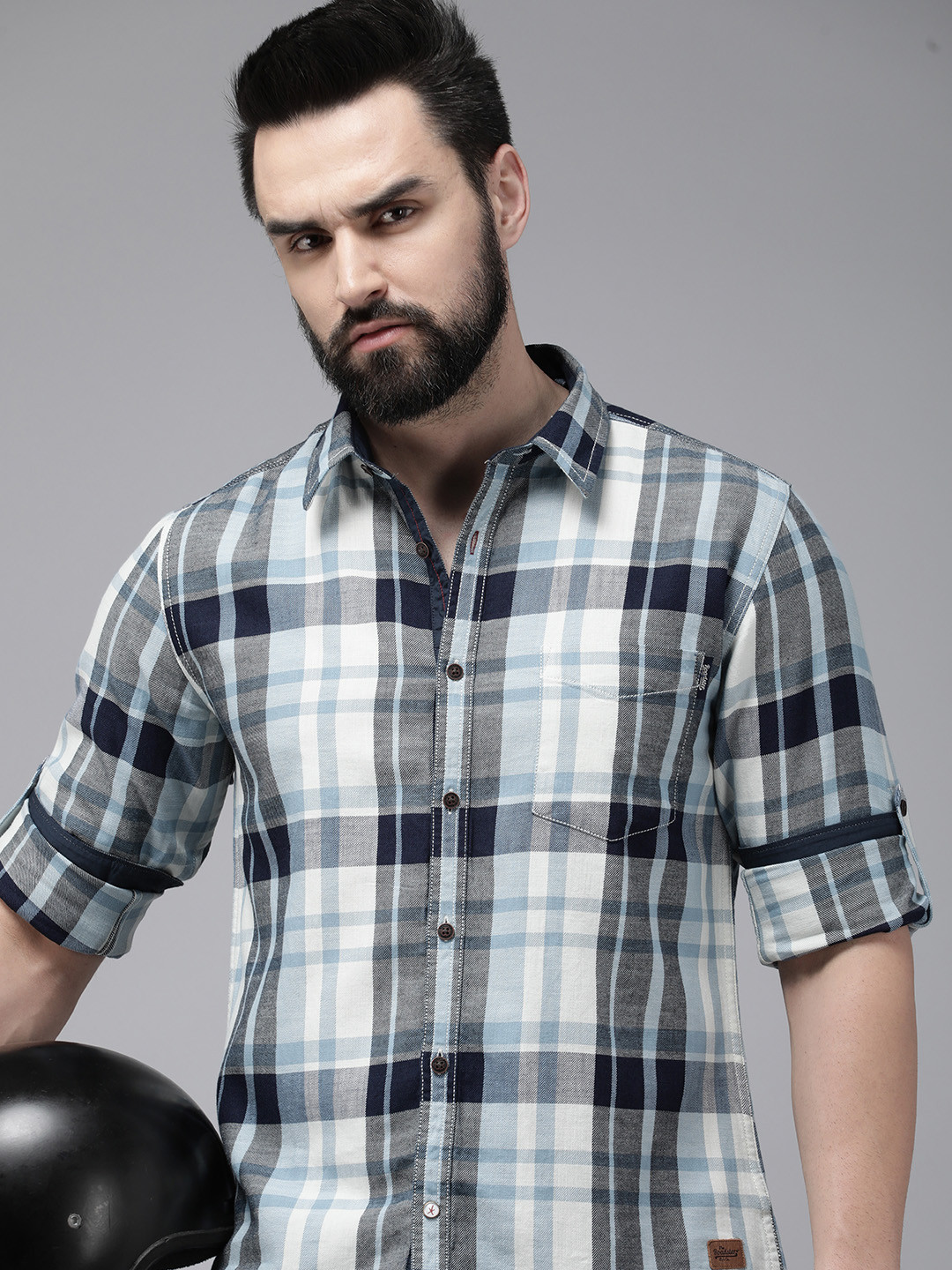 

The Roadster Lifestyle Co. Men Pure Cotton Checked Casual Shirt, Navy blue