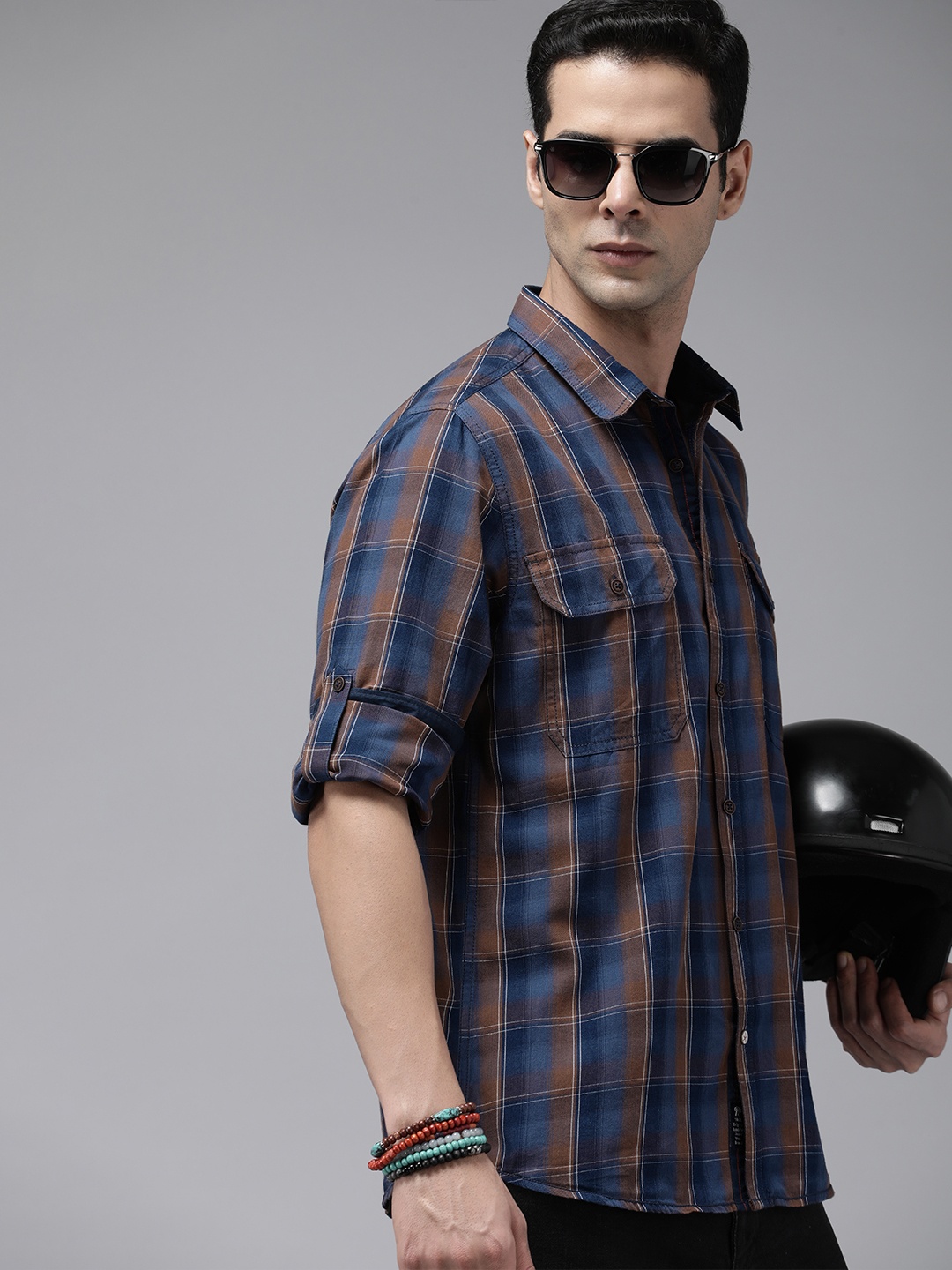 

The Roadster Lifestyle Co. Men Pure Cotton Checked Casual Shirt, Navy blue