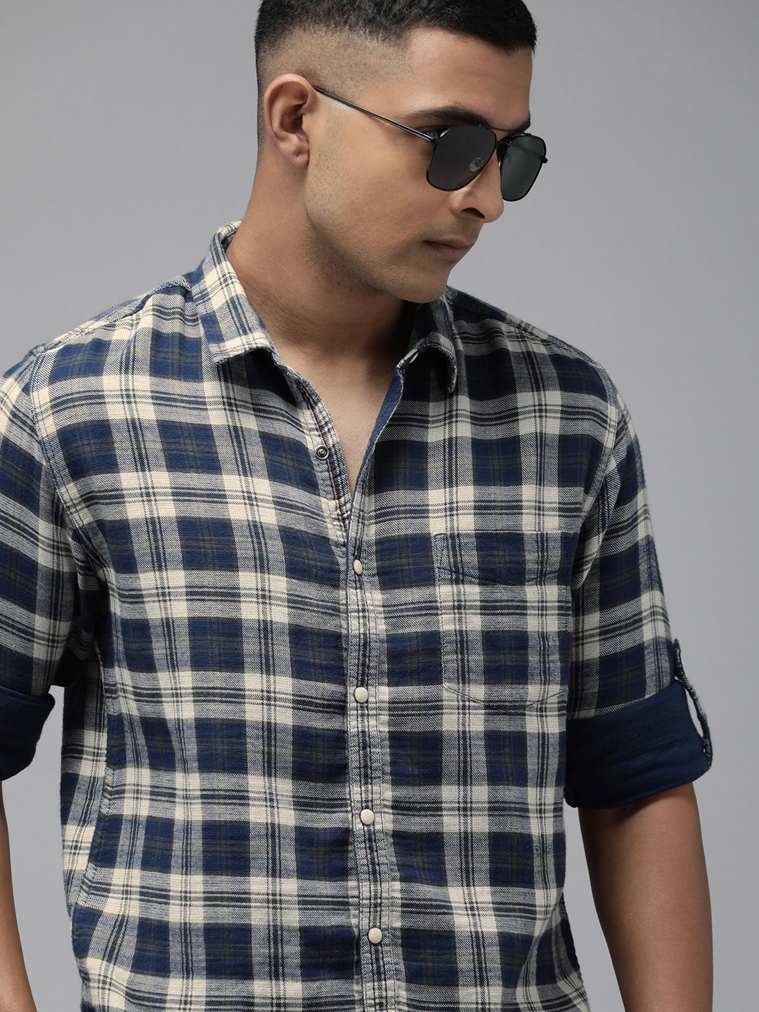 

The Roadster Lifestyle Co. Men Pure Cotton Tartan Checked Casual Shirt, Navy blue