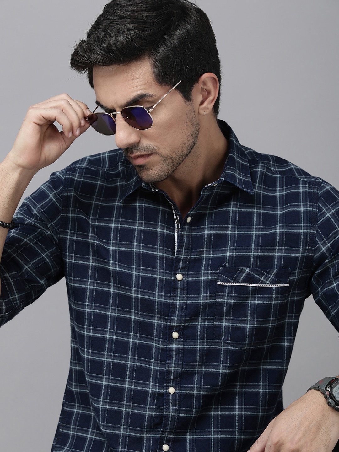 

The Roadster Lifestyle Co. Men Pure Cotton Tartan Checked Casual Shirt, Navy blue