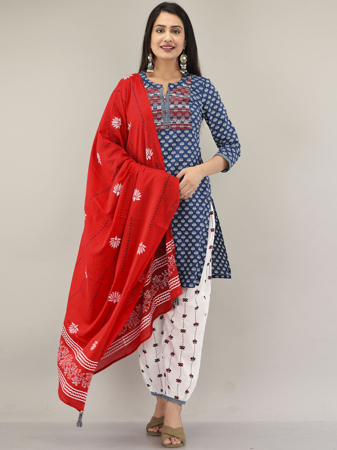 

PRAKRTEE Women Ethnic Motifs Printed Thread Work Pure Cotton Kurta with Salwar & Dupatta, Blue