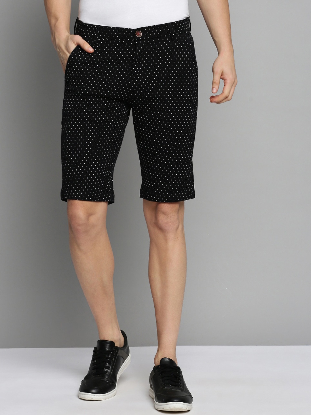 

SHOWOFF Men Printed Shorts, Black