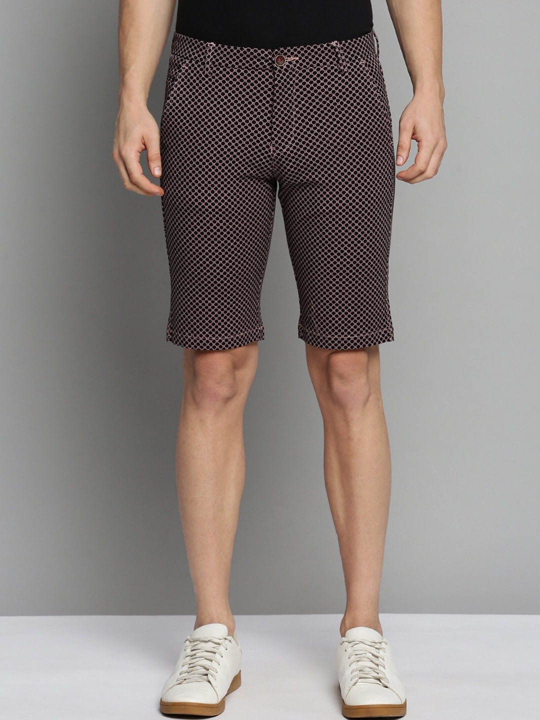 

SHOWOFF Men Printed Mid-Rise Cotton Regular Shorts, Black