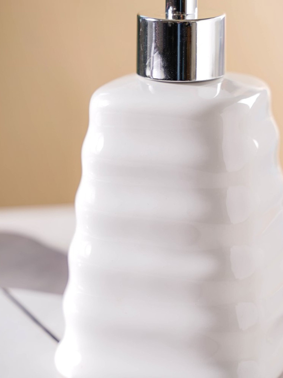 

Nestasia White Abstract Textured Ceramic Liquid Soap Dispenser