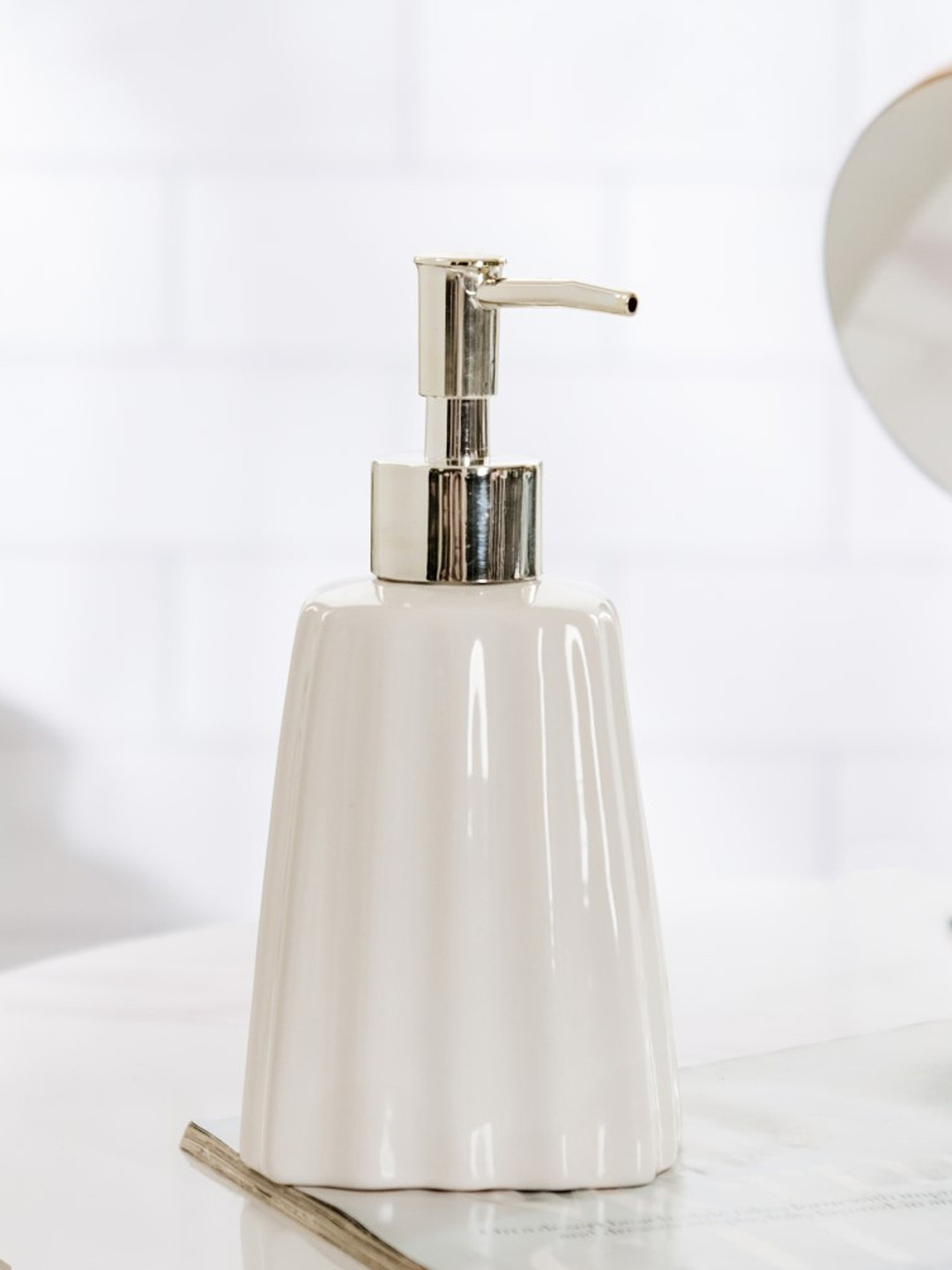 

Nestasia White Striped Rust-Poof Pyramid Ceramic Soap Dispenser