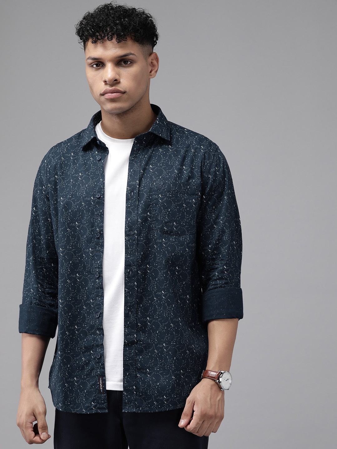 

Blackberrys Men Slim Fit Floral Opaque Printed Casual Shirt, Navy blue