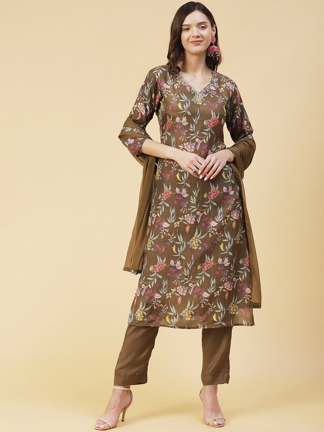 

FASHOR Women Floral Printed Kurta with Trousers & Dupatta, Brown