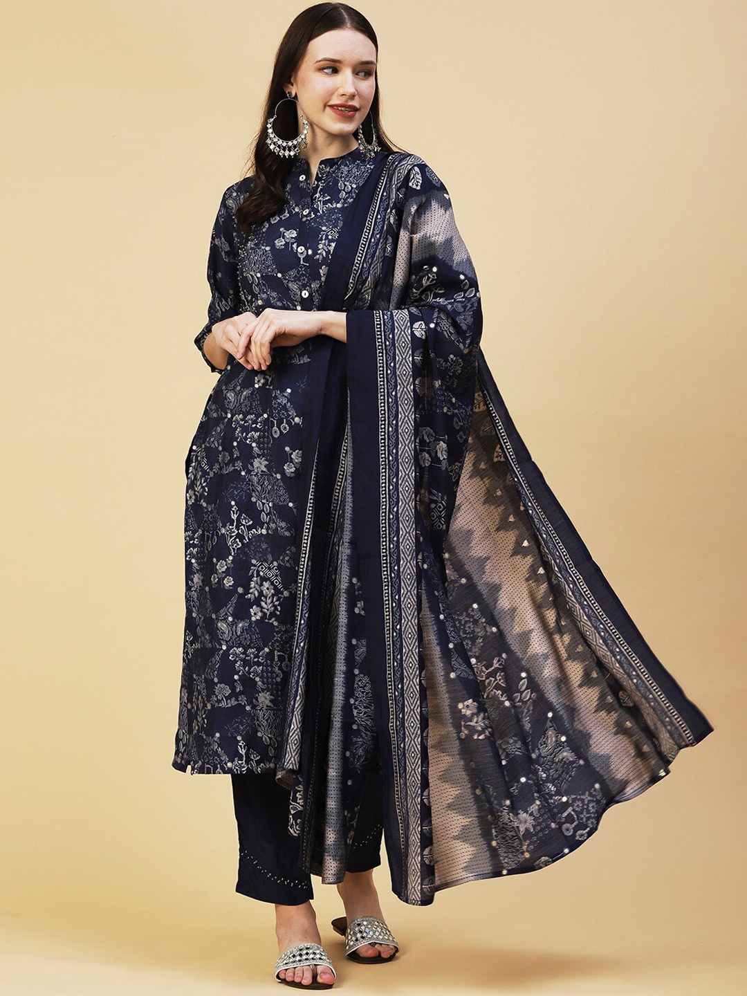 

FASHOR Women Floral Printed Kurta with Trousers & Dupatta, Navy blue