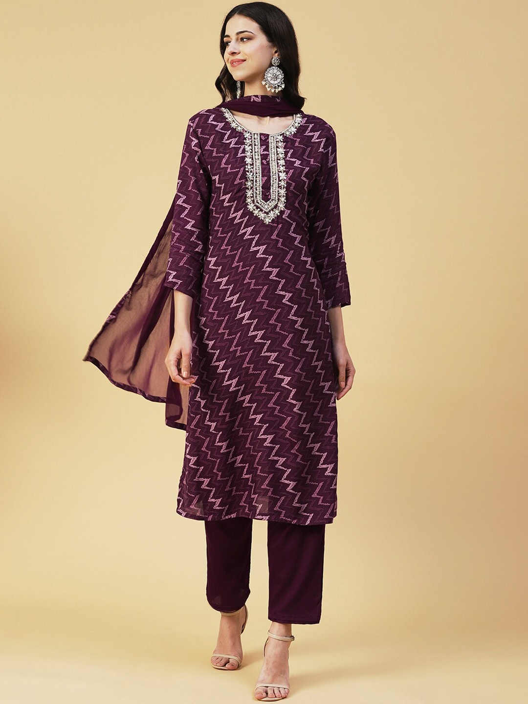 

FASHOR Women Chevron Printed Kurta with Trousers & Dupatta, Purple