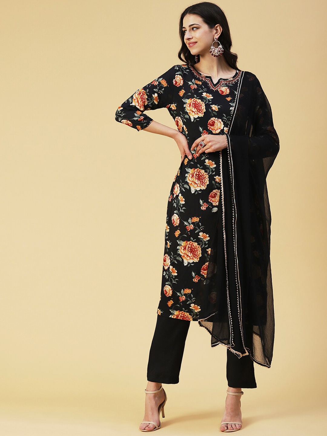 

FASHOR Floral Printed Kurta with Trousers & With Dupatta, Black