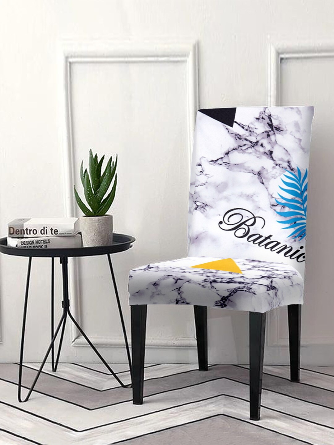 

Cortina White & Grey Abstract Printed Non-Slip Chair Cover