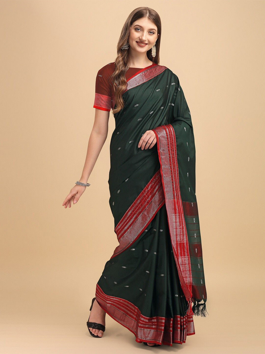 

Naishu Trendz Woven Design Zari Pure Silk Kanjeevaram Saree, Green