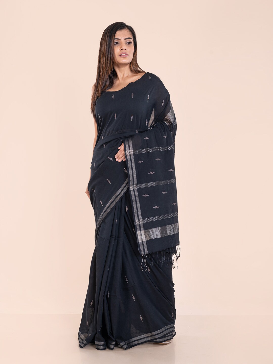 

ArtEastri Zari Pure Cotton Jamdani Saree, Black