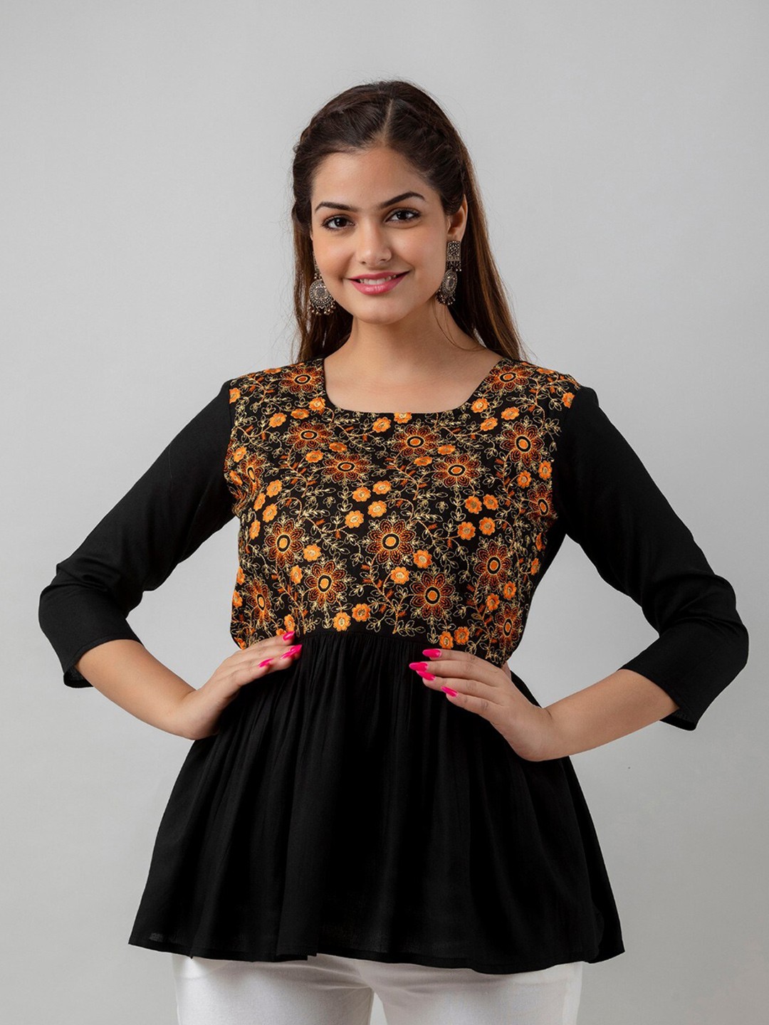 

Women Touch Square Neck Print Top, Black