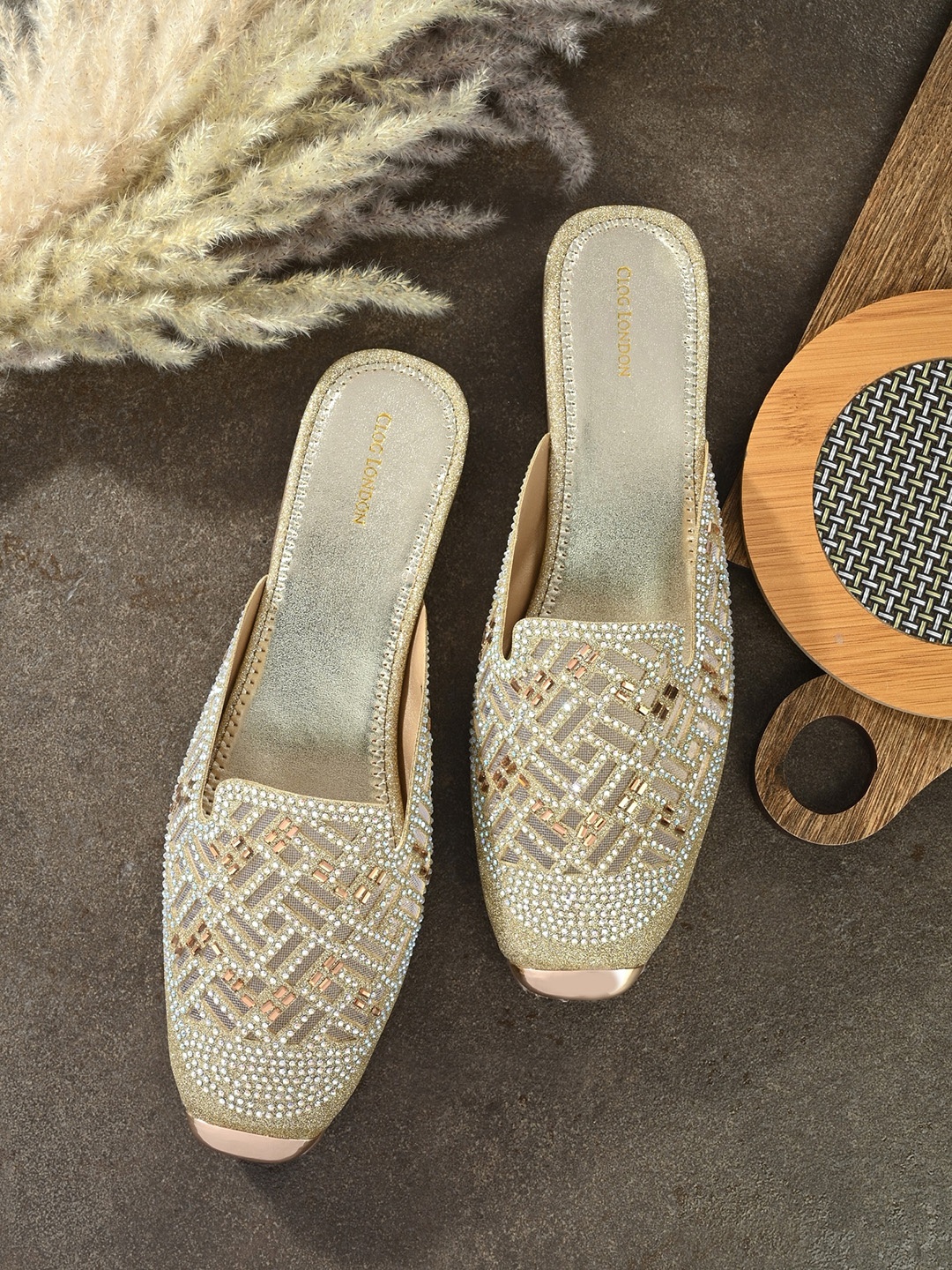 

CLOG LONDON Women Ethnic Block Mules, Gold