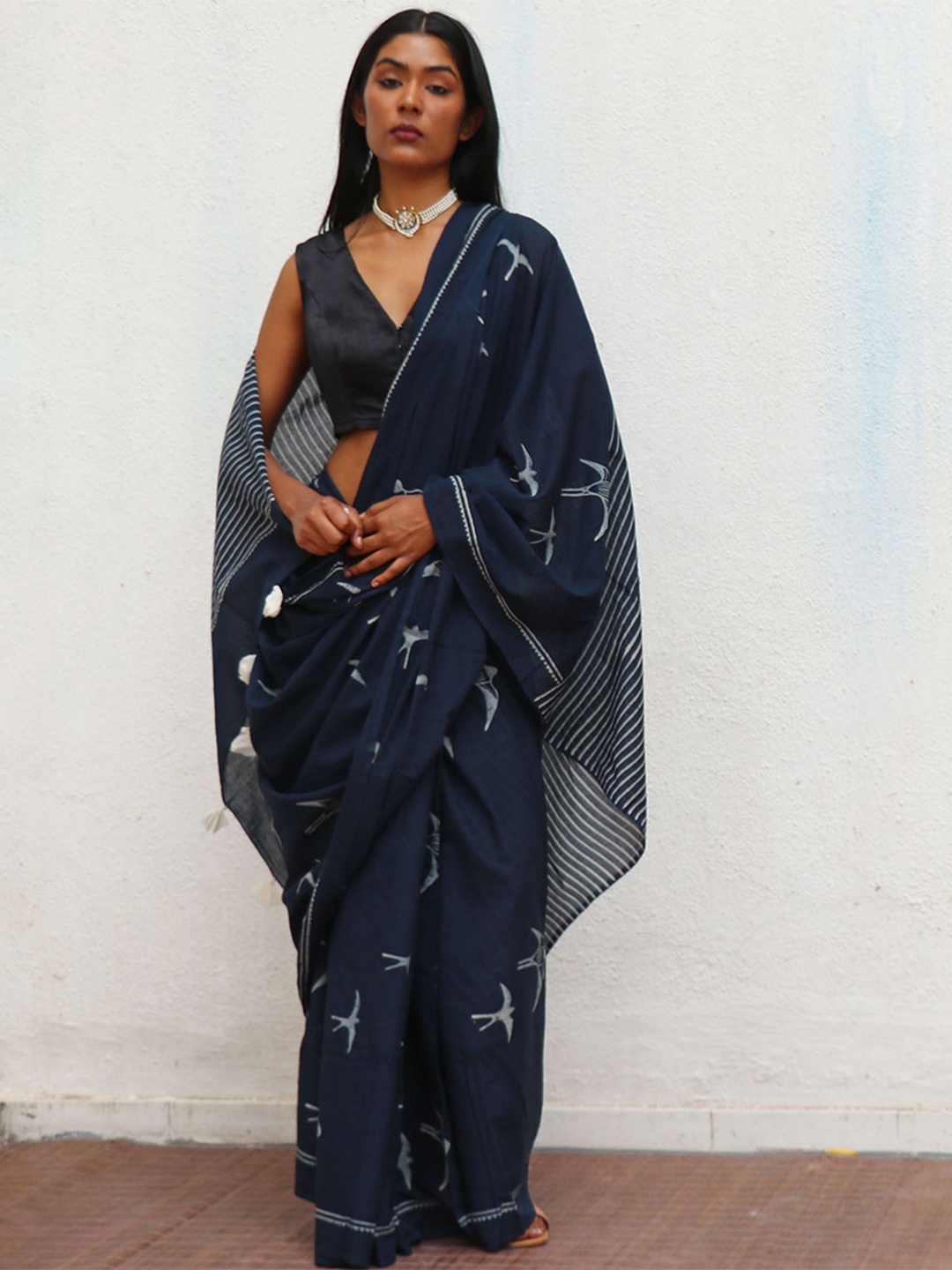 

Chidiyaa Pure Cotton Saree, Navy blue