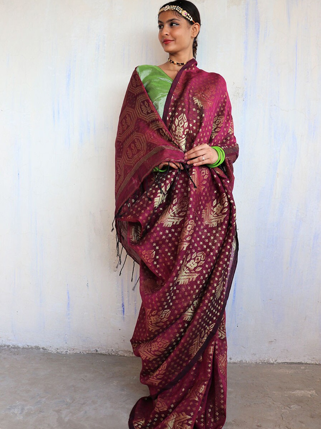 

Chidiyaa Woven Design Zari Jamdani Saree, Maroon