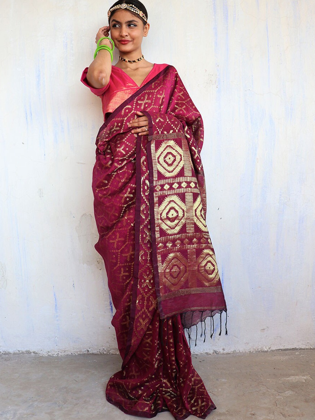 

Chidiyaa Woven Design Zari Jamdani Saree, Maroon