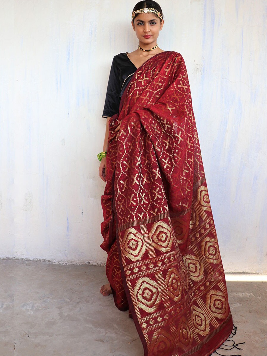 

Chidiyaa Woven Design Zari Jamdani Saree, Maroon