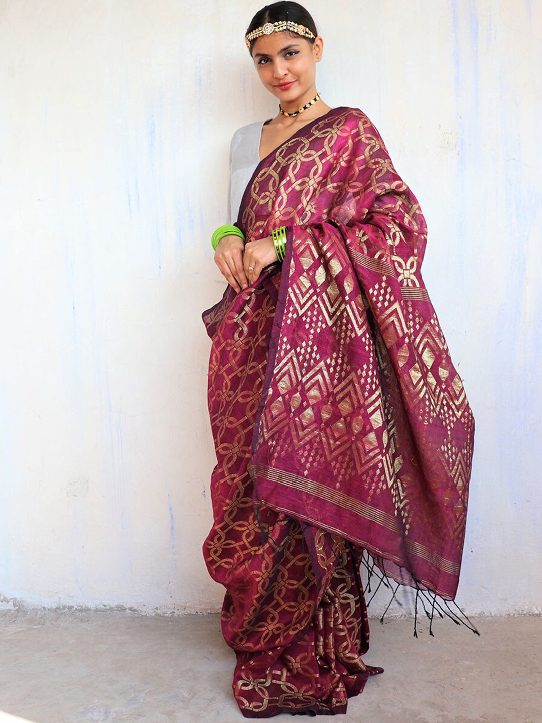 

Chidiyaa Woven Design Jamdani Saree, Pink