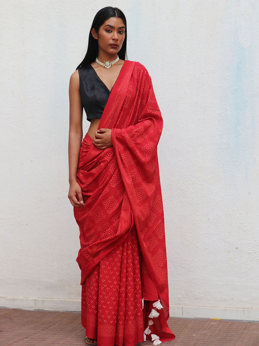 

Chidiyaa Bandhani Printed Pure Cotton Saree, Red